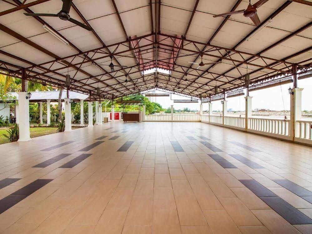 Klebang Beach Resort Malacca Exterior photo