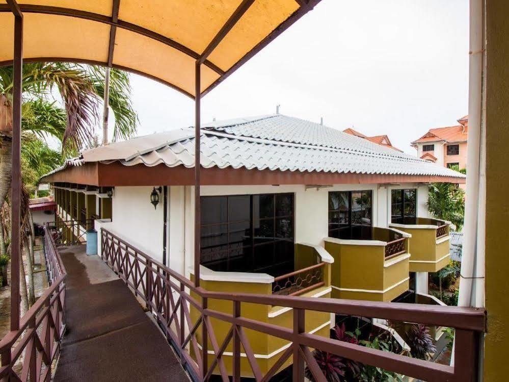 Klebang Beach Resort Malacca Exterior photo